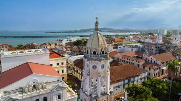 Tour to Casco Viejo - Canal Zone Reunion